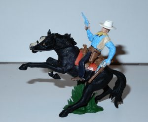 BRITAINS-SWOPPETS-COWBOYS-INDIANS-633-MOUNTED-TWO-GUN-COWBOY-1960s-ENGLAND-185003114984-300x248